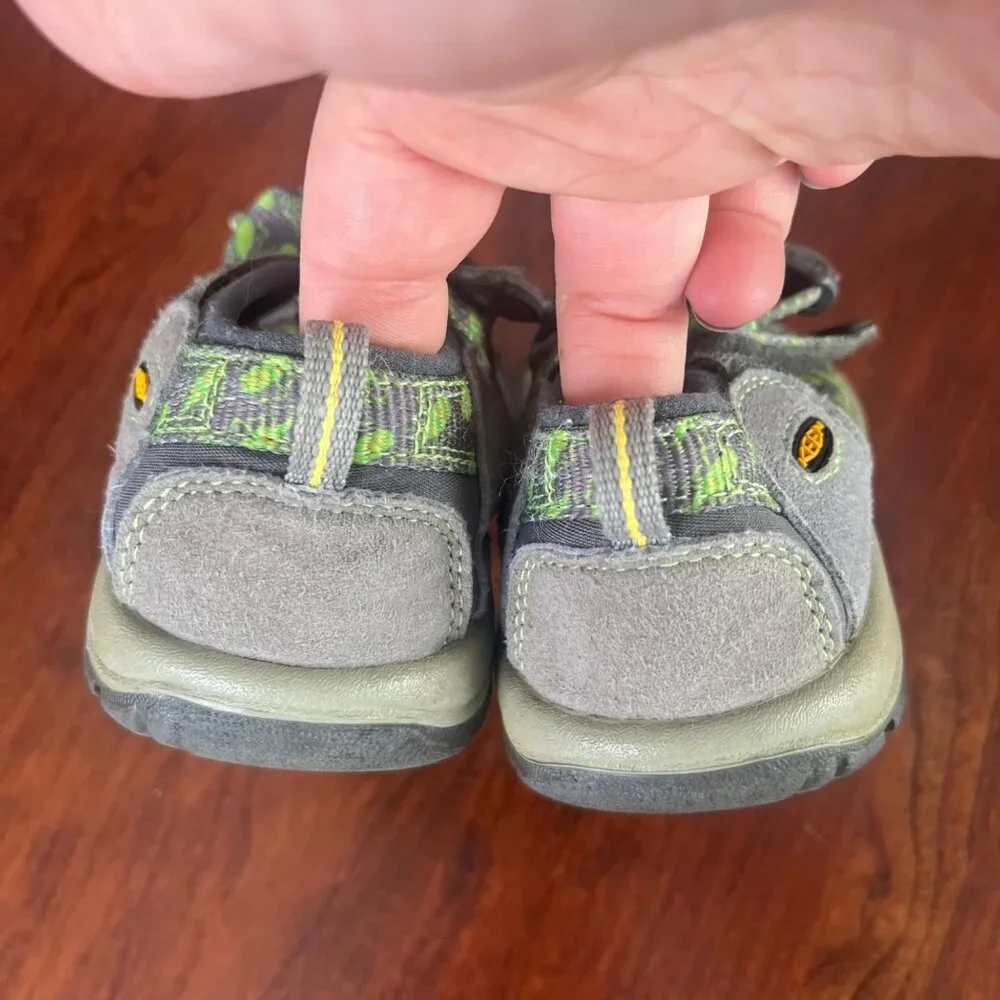 Keen Newport Size 11‎ Gray & Green Outdoor Sandals With Secure Strap Closure
